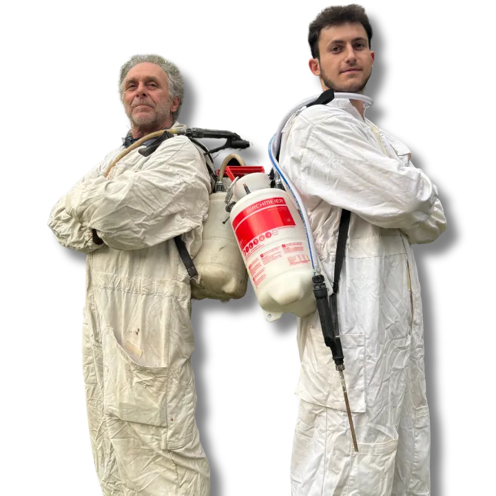Techniciens SOS Frelons Guêpes en intervention